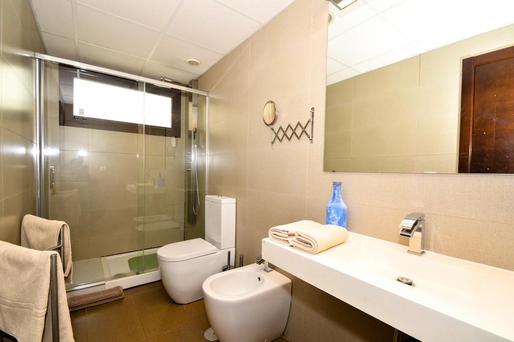Apartament The Zentral Museo Sewilla Zewnętrze zdjęcie