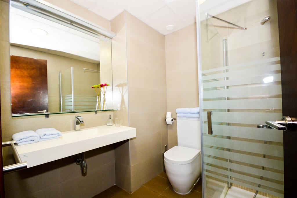 Apartament The Zentral Museo Sewilla Zewnętrze zdjęcie