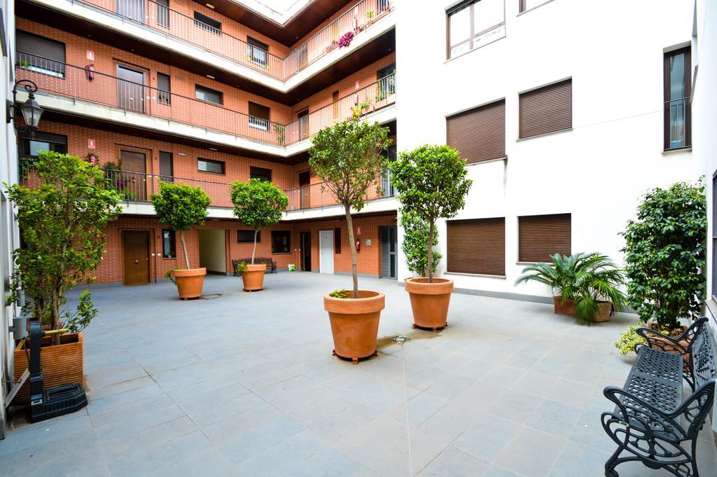Apartament The Zentral Museo Sewilla Zewnętrze zdjęcie
