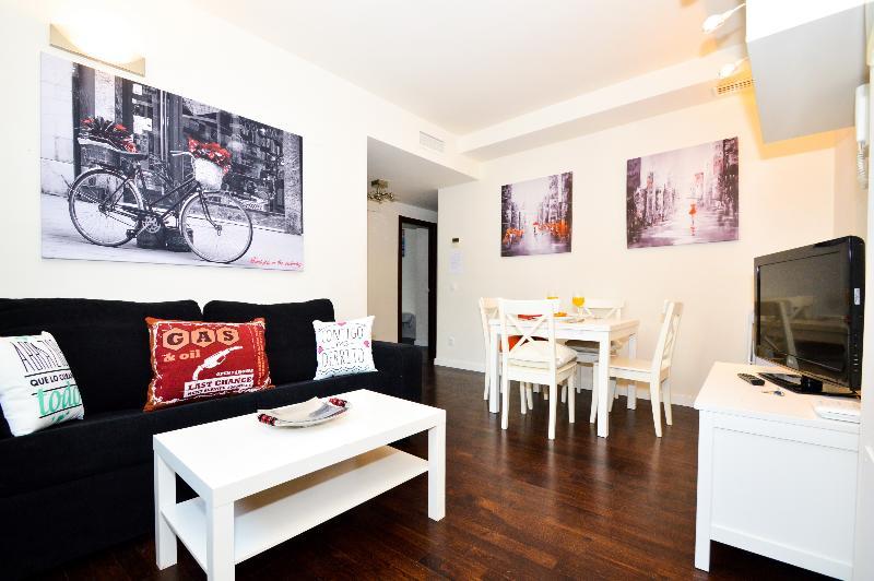 Apartament The Zentral Museo Sewilla Zewnętrze zdjęcie